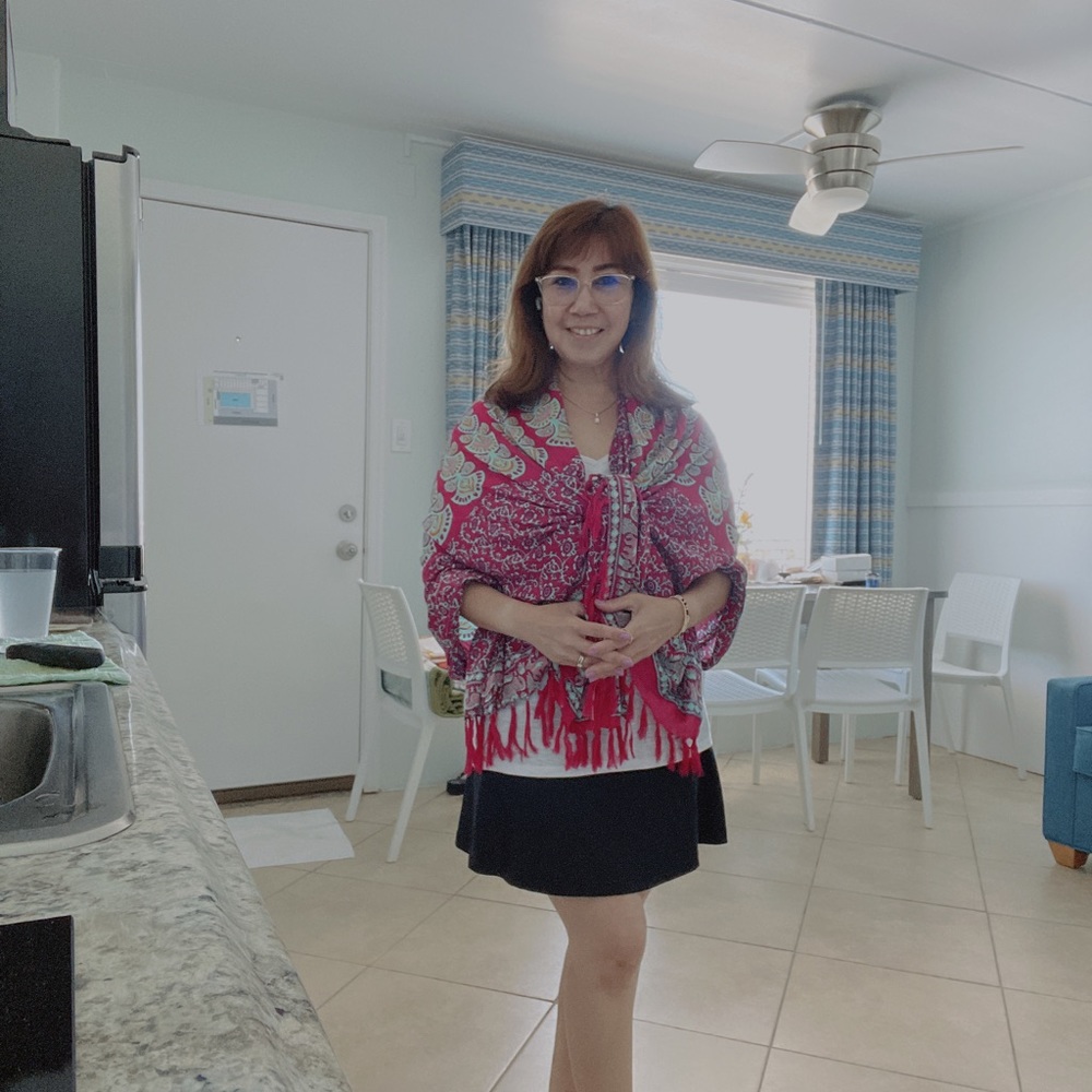 Beach Clothes - Picture 5 of 6